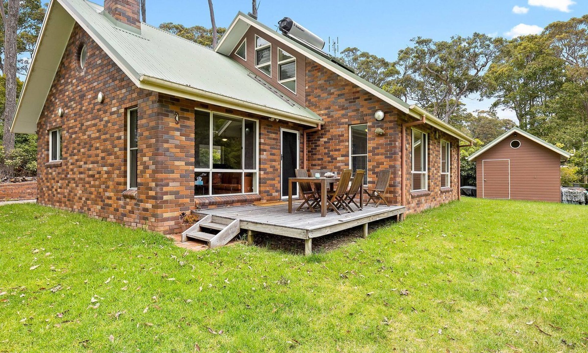 Dalmeny House | 11 Barkala Street Dalmeny