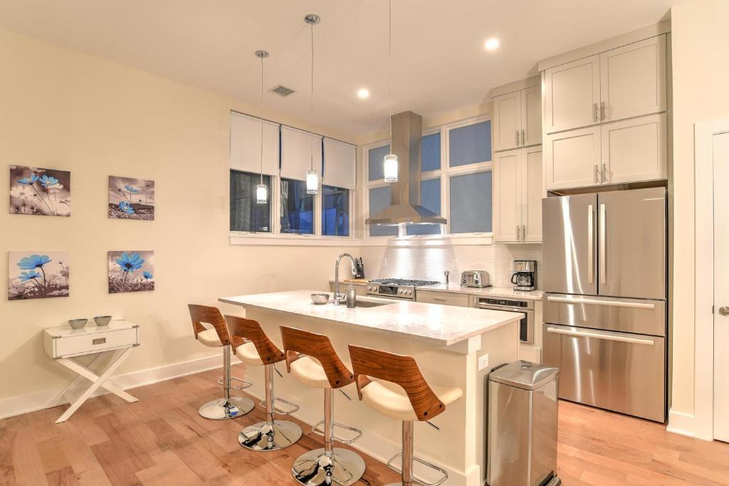 East End - Valley Street House | 11 Bauhaus Townhome