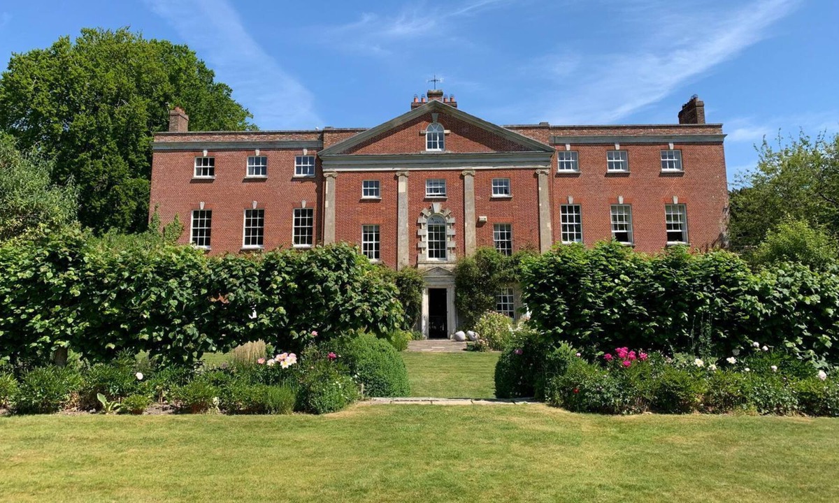 Cranborne Cottage | 11 bedroom accommodation in Cranborne