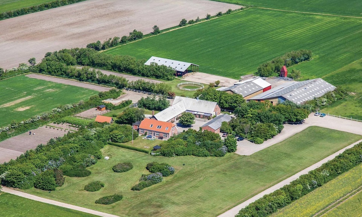 Ringkobing House | 11 bedroom beautiful home in Ringkøbing