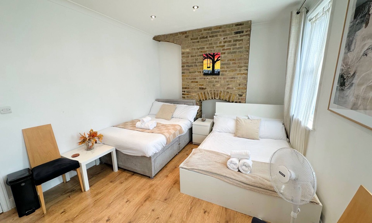 Sudbury House | 11 Guests - 6min Drive to the Wembley Stadium