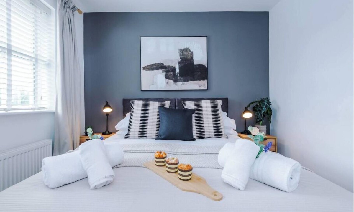 Crewe Apartment | 11 Salisbury Close