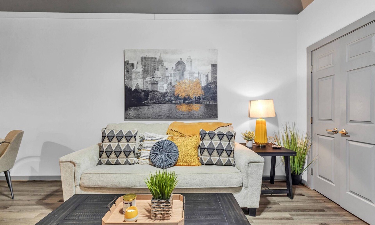 Baytown Apartment | 111 1BR Oil Man Suites 233, Old Baytown