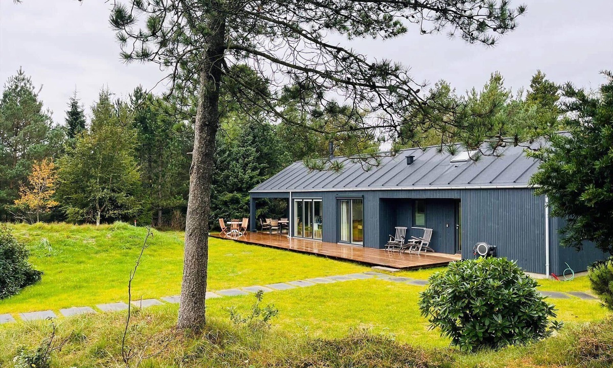Nykøbing House | 11100-1 Nykøbing Sj - Lærkehækken 8