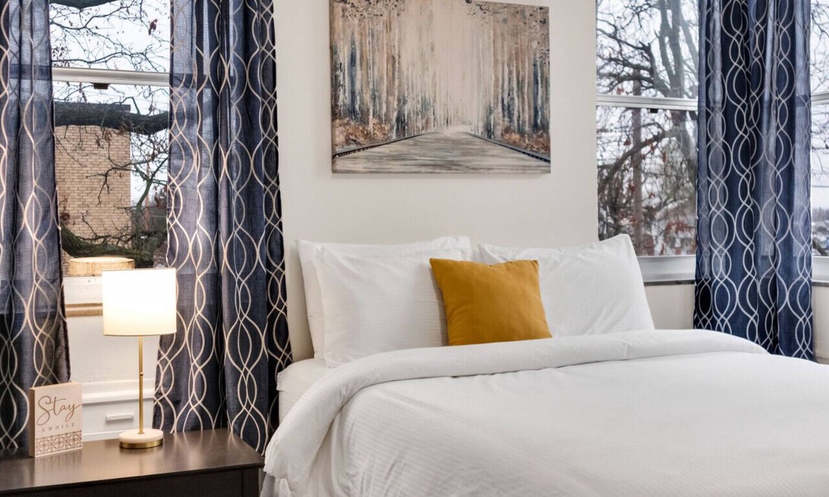 Bartlesville Apartment | 112 · Unique Chic #112 - Hotel Phillips