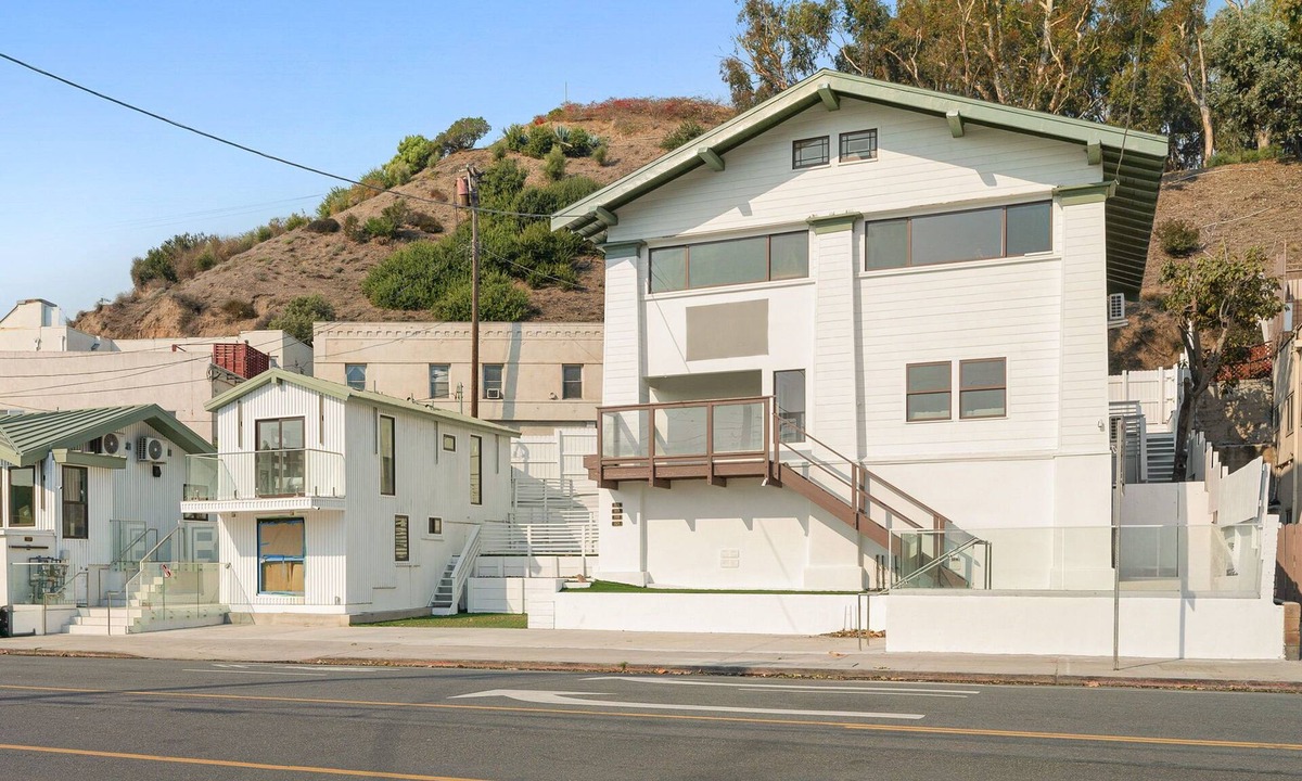 Santa Monica Canyon Apartment | 115 Pacific Coast Suites
