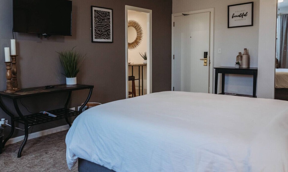 Bartlesville Apartment | 115 · The Wilds #115 - Hotel Phillips