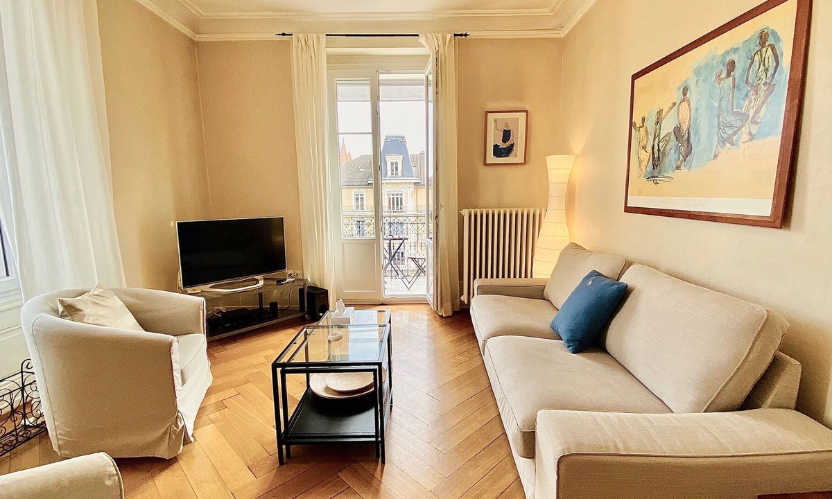 Lausanne Apartment | 117 * Bright, classic and elegant, close to train station