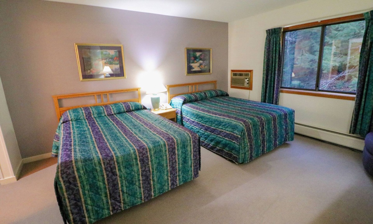 West Bridgewater Hotel | 118 Two Double bed Standard Hotel room