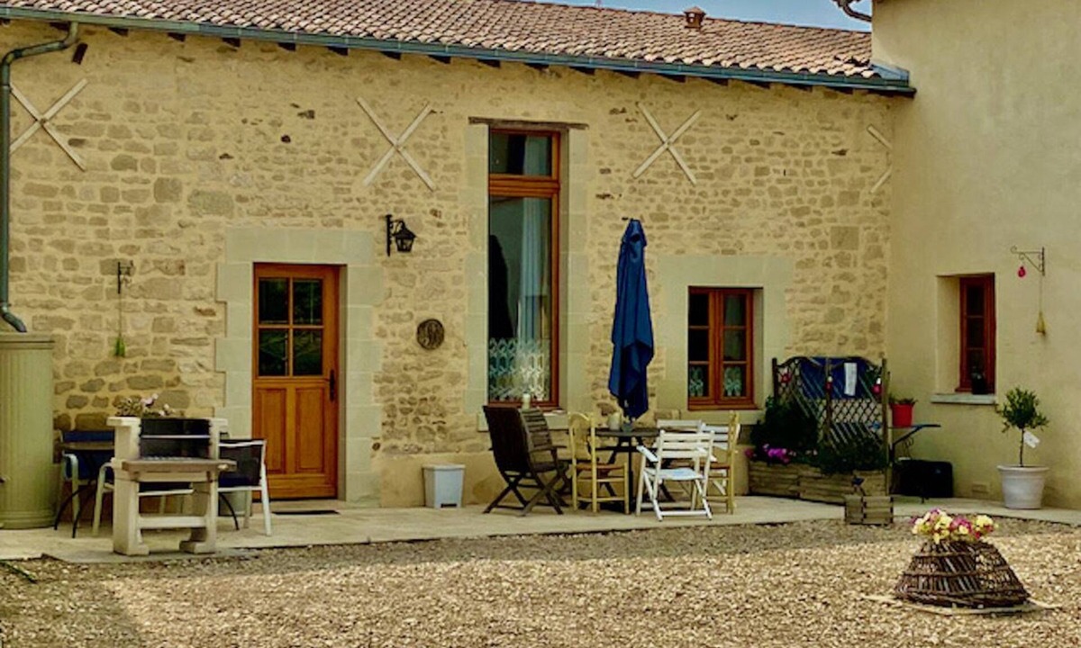 Berrie Cottage | 11th Century convertered barn