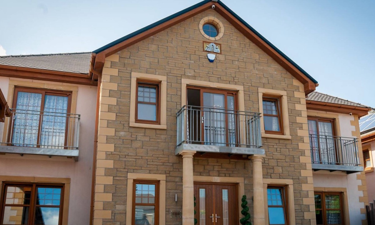 MacMerry Cottage | 12 bedroom accommodation in Tranent