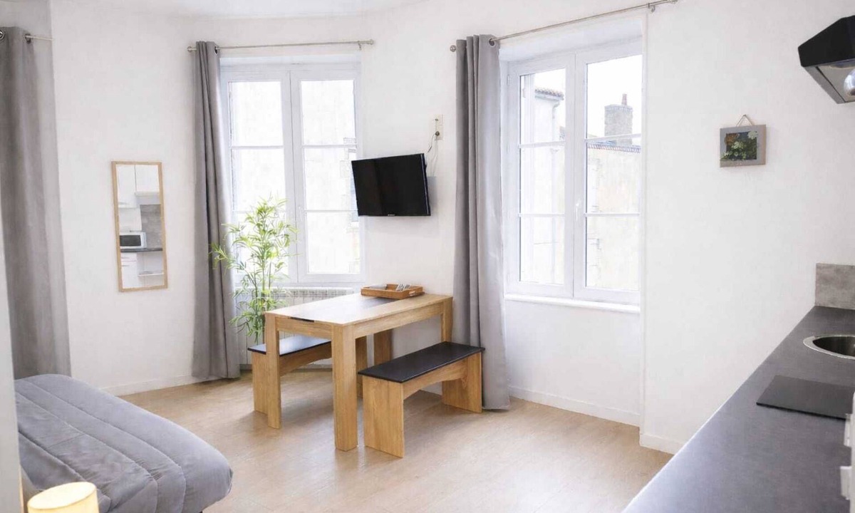 Saint-Amand-sur-Sevre House | 12 km from Puy du Fou - L'Autan
