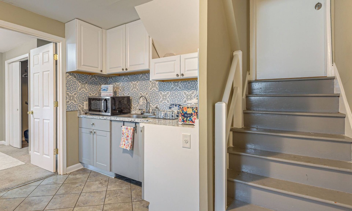Springfield Apartment | 12 Mi to Nat'l Mall: Cozy Apt w/Shared Patio