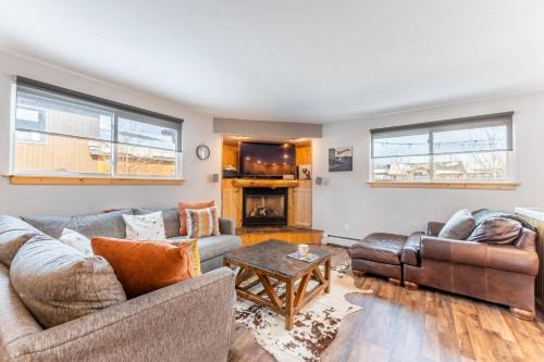 Wildernest Villa | 12 North Side Circle