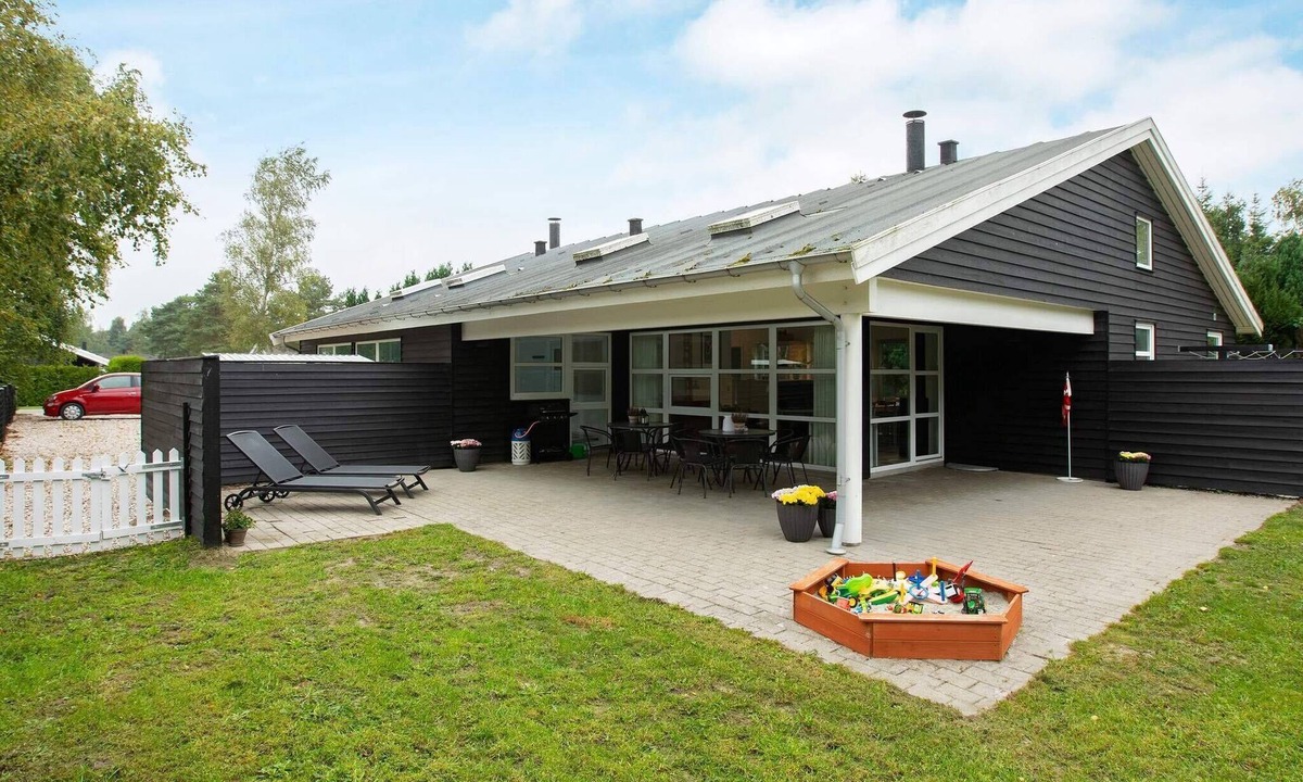 Marielyst House | 12 person holiday home in Væggerløse-By Traum