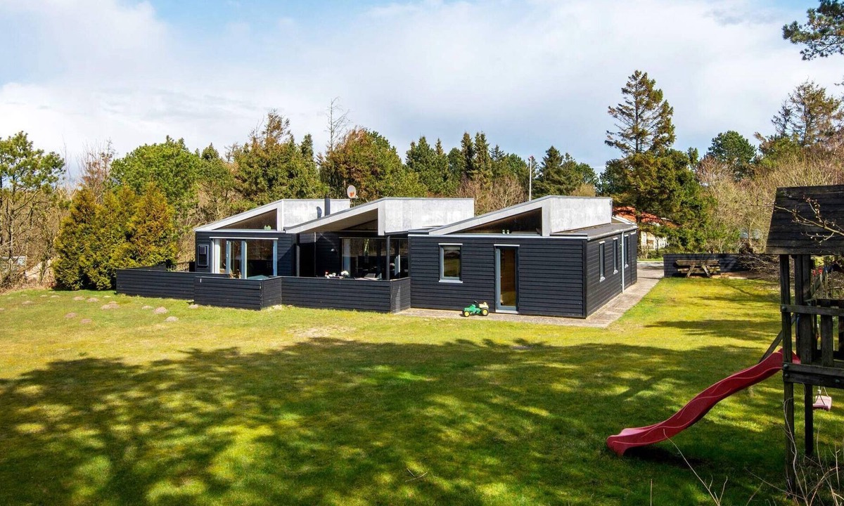 Trend House | 12 person holiday home in Løgstør