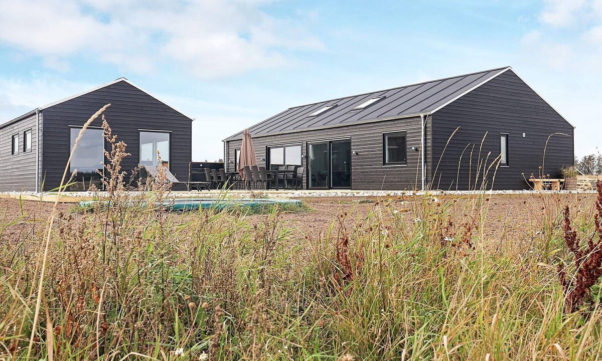 Grønhøj House | 12 person holiday home in Løkken-By Traum