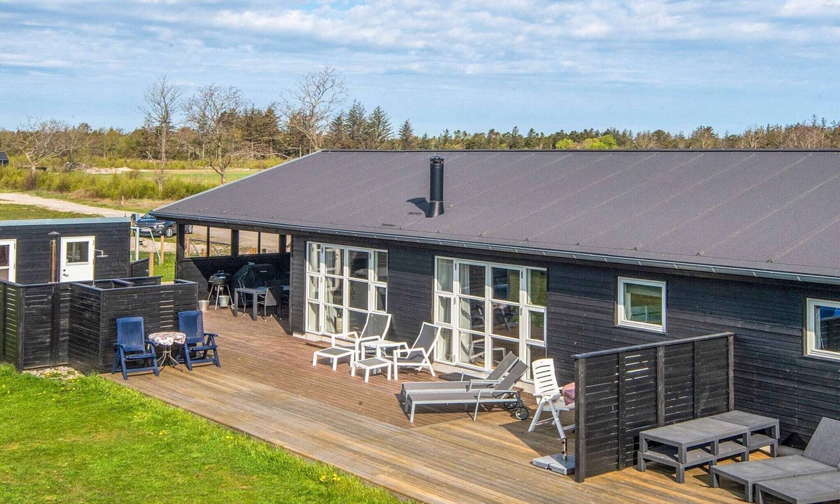 Aalbaek House | 12 person holiday home in Ålbæk-By Traum