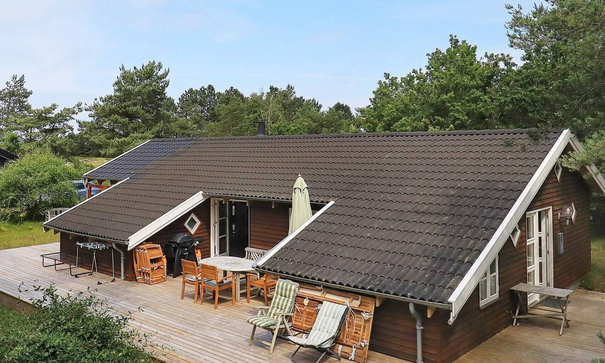 Vestero Havn House | 12 person holiday home in Læsø