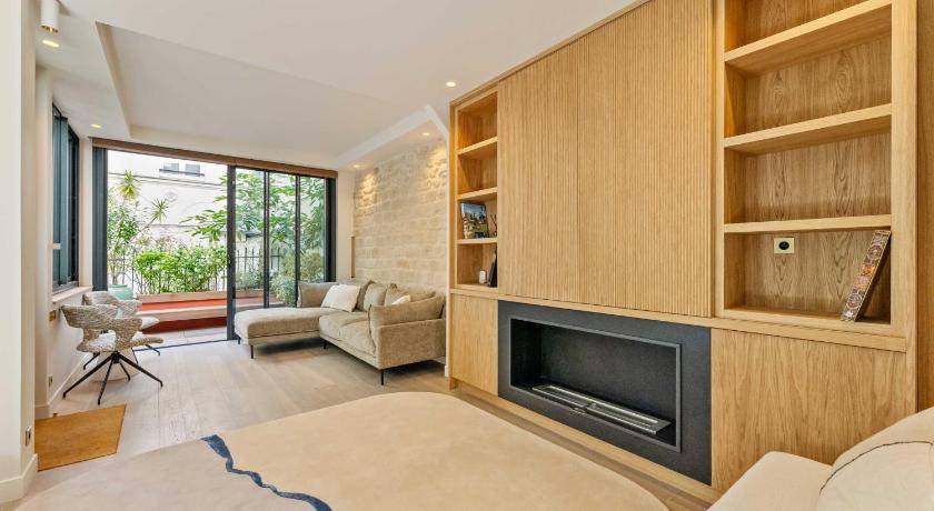 6th Arrondissement Apartment | 120 m² Apartment ∙ 4 bedrooms ∙ 8 guests