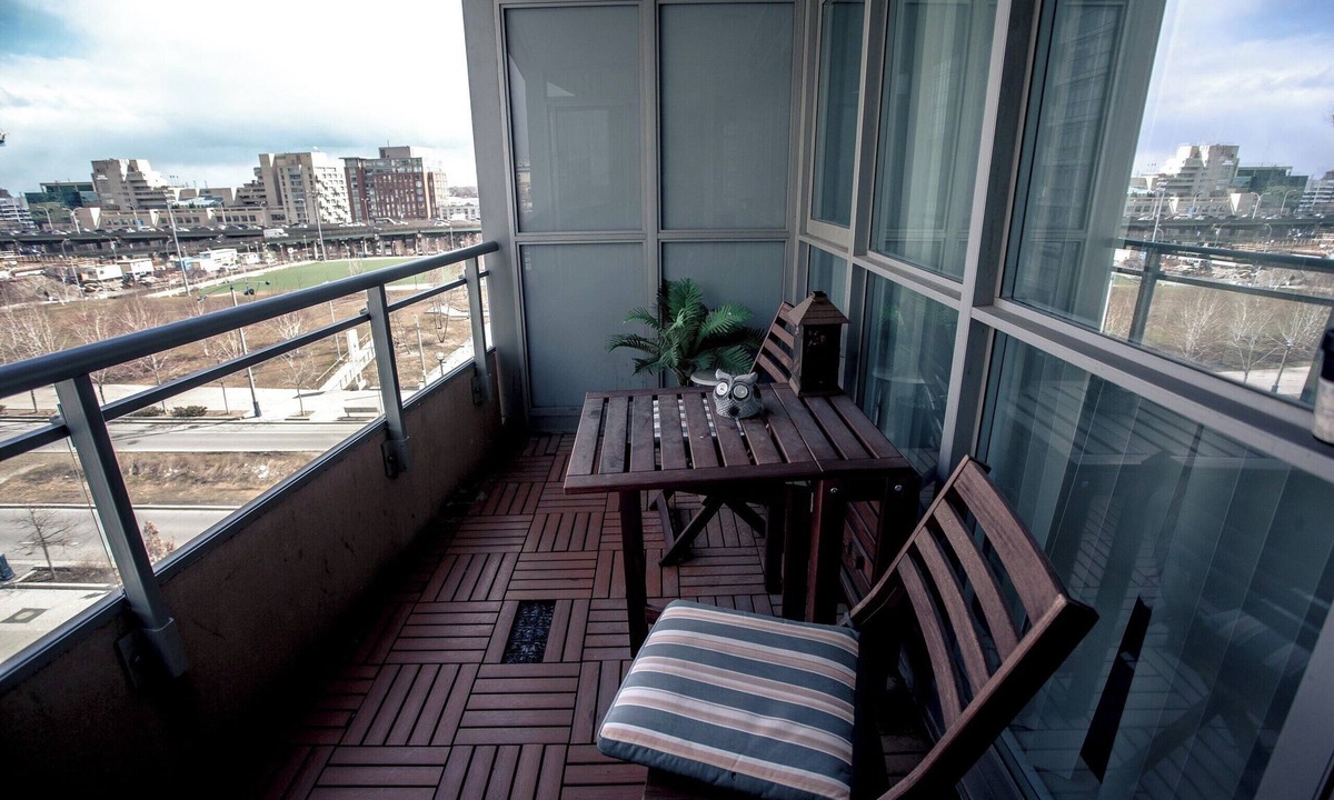 Bathurst Quay Apartment | 1200+sqft Luxury Corner Suite