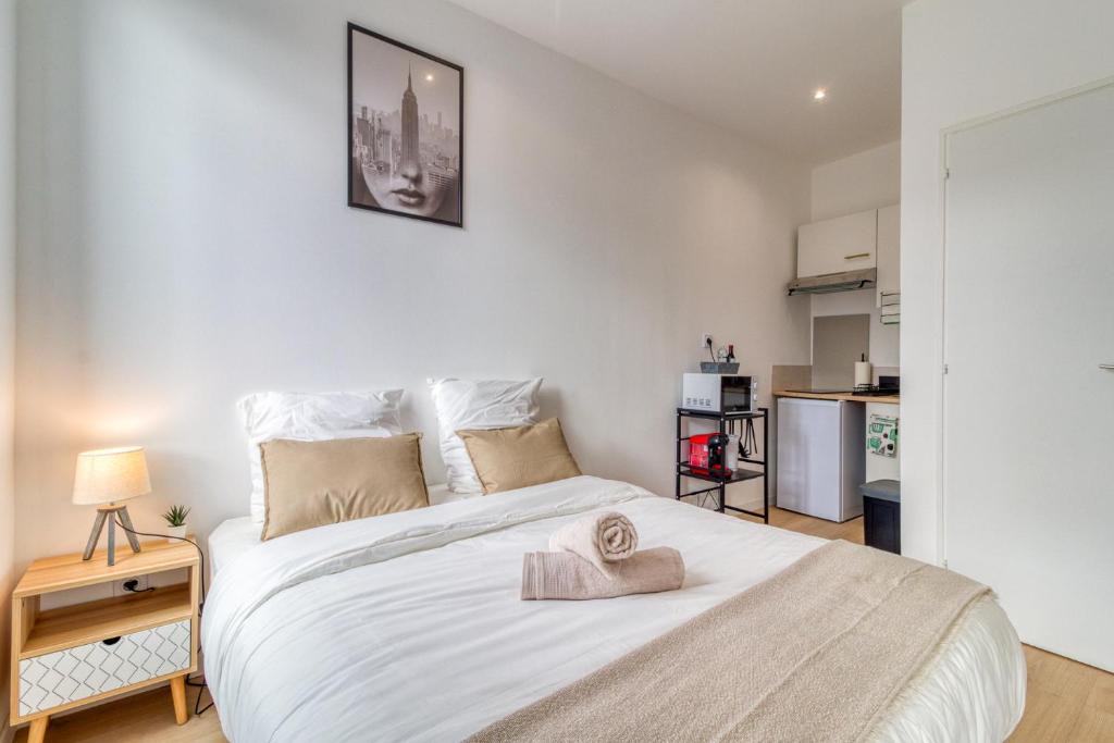 Cambrai Apartment | 1225Location