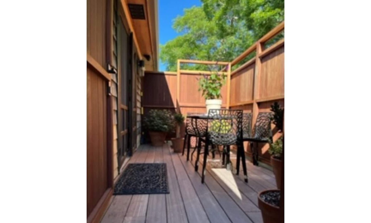 Tisbury Condo | 12345678900-