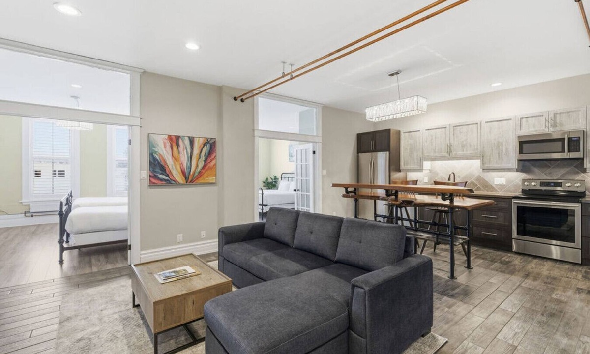 Collingwood Condo | 124 Hurontario Unit 1