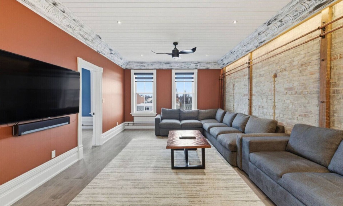 Collingwood Condo | 124 Hurontario Unit 2