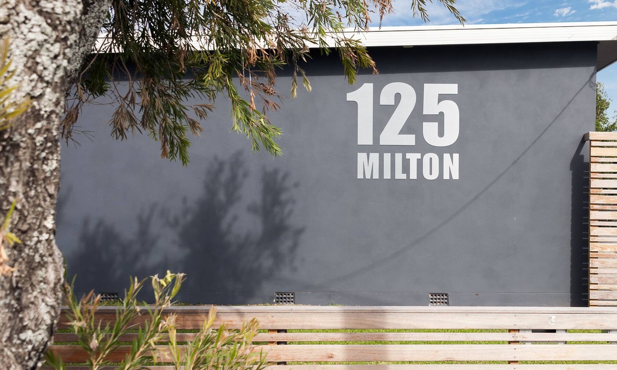 Milton Apartment | 125 Milton