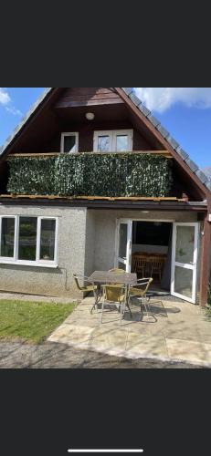 Saint Breward Villa | 128 Hengar Manor