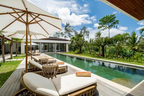 Singakerta Villa | 12BR Vlada & Leonard by BaliSuperHost