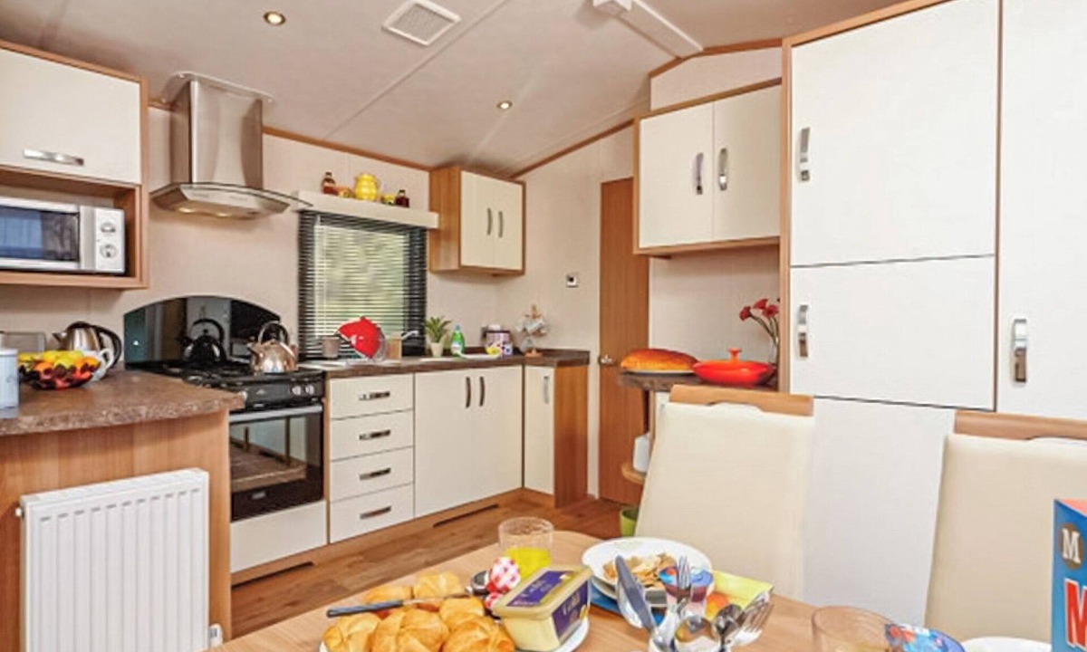 Wigton House | 12ft-wide caravan with one double and two twin.