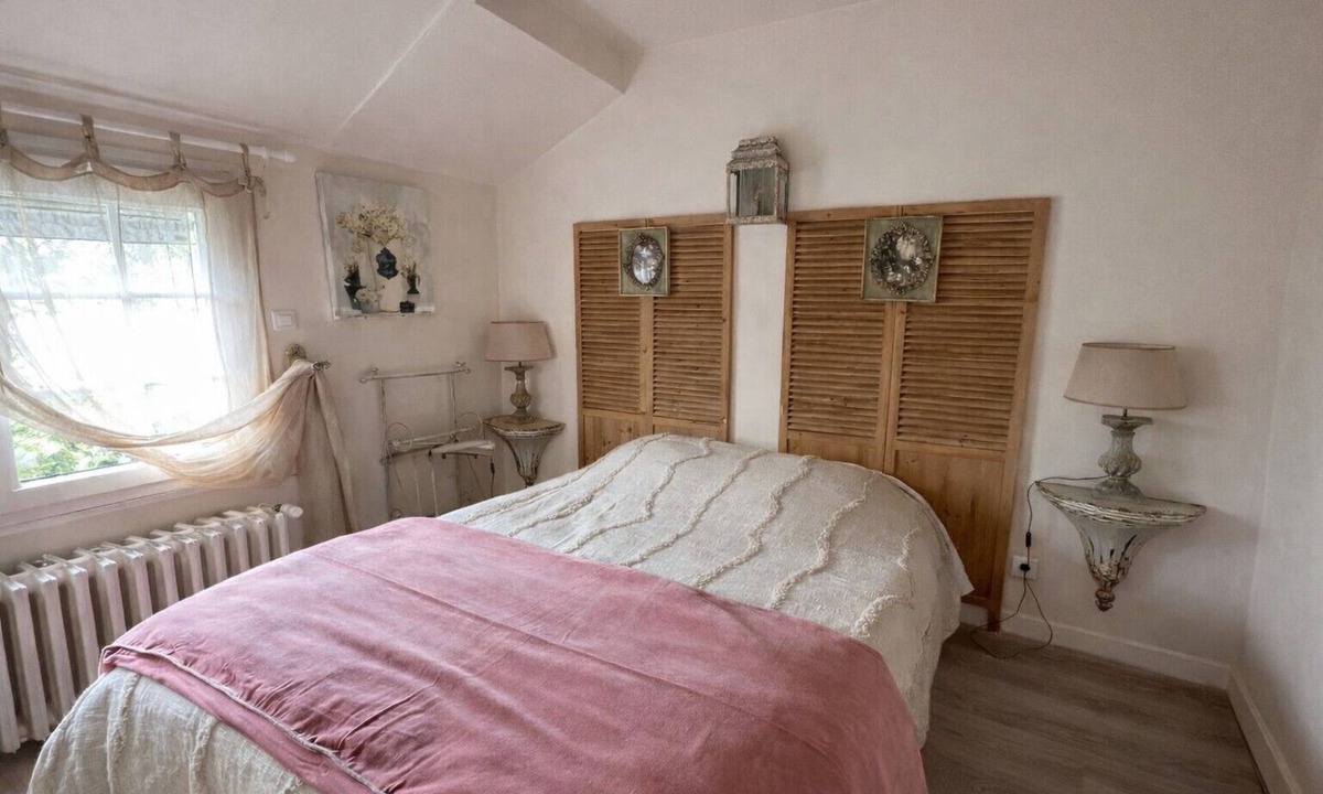 Suzay Bed & Breakfast | 12m² Guest Room with Private Bathroom, Pool, Shared Garden & Wi-Fi – Chic & Charme