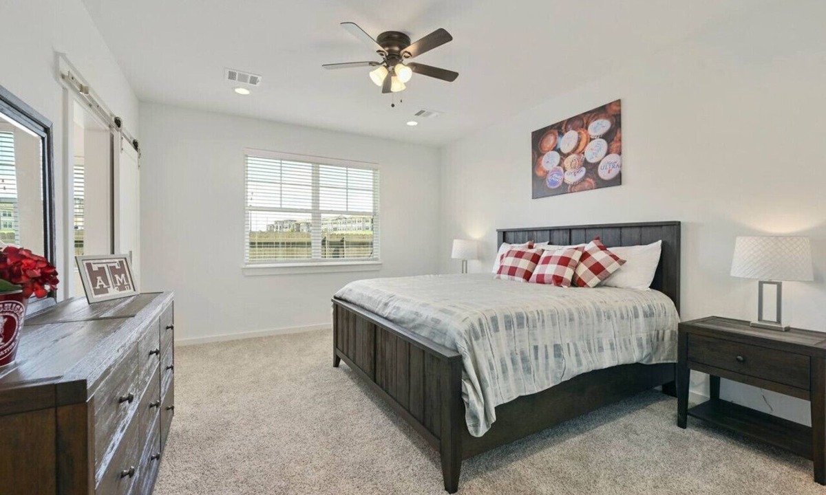 College Station Villa | 12th Man Hideout w/Private Backyard