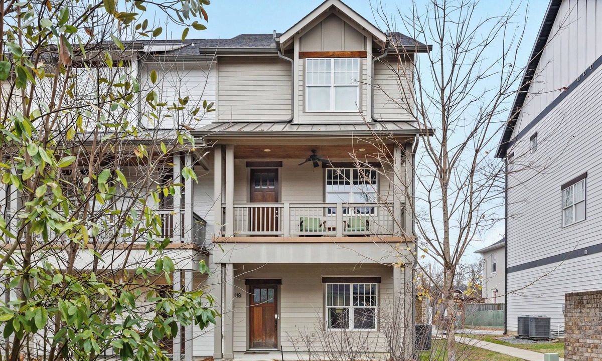 Historic Waverly House | 12th South Luxury 3 bedrooms & 3 & 1/2 baths. Close to Downtown!