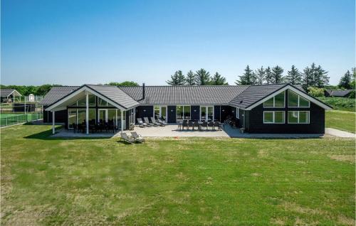 Houstrup House | 13 Bedroom Awesome Home In Nørre Nebel