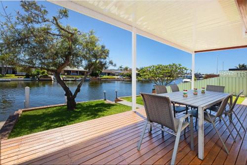 Forster House | 13 Cavill Avenue