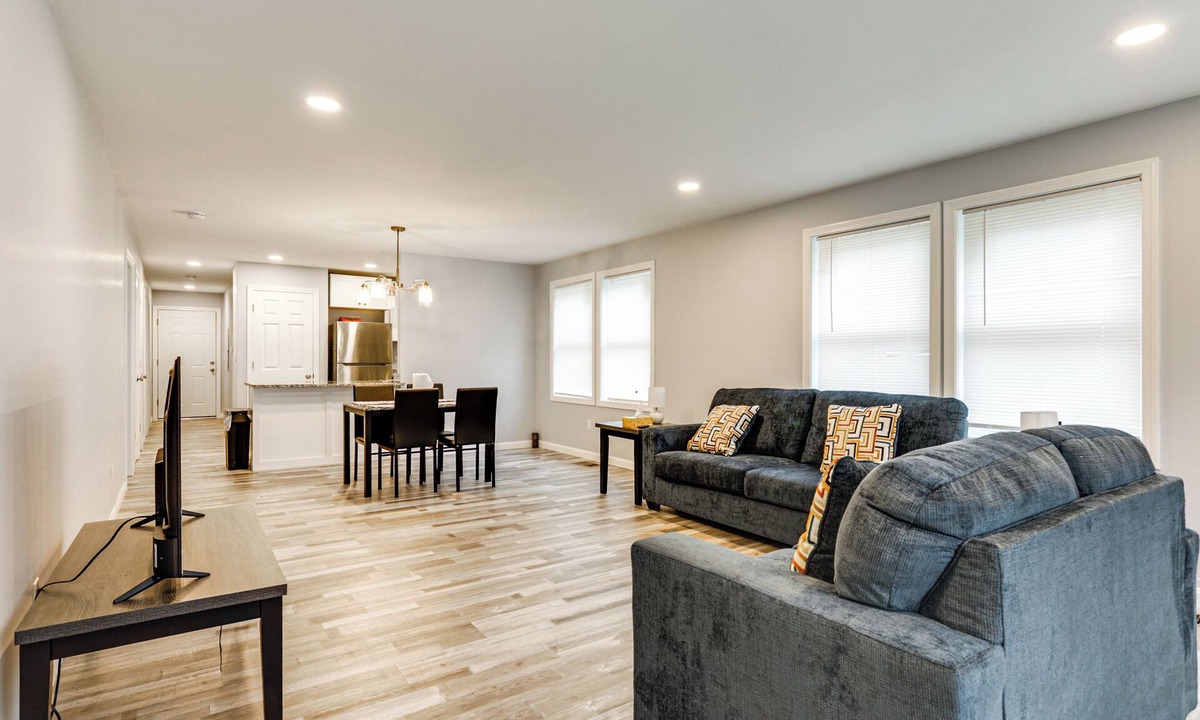 Attleboro House | 13 Mi to Gillette Stadium: Pet-Friendly Apt!