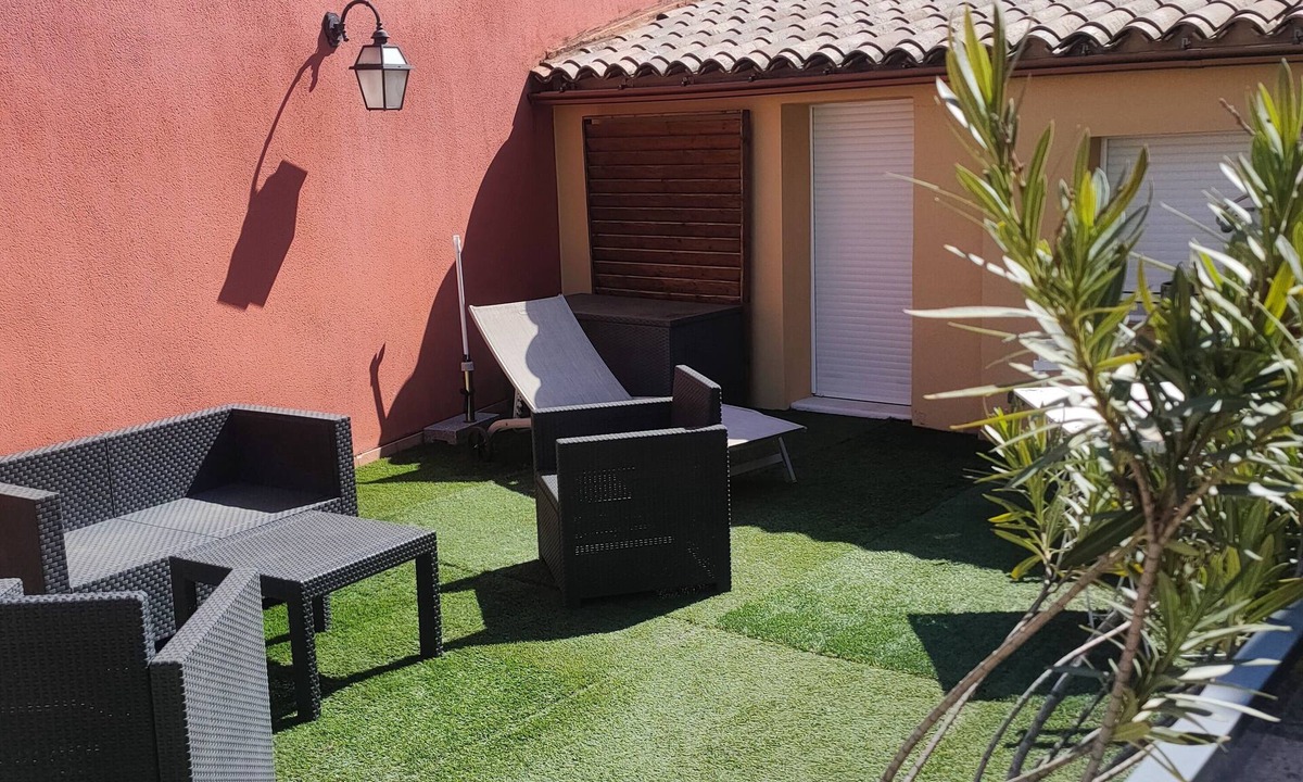 Pierrelatte Apartment | 130 m² air-conditioned apartment with large terrace - 2 bedrooms + master suite