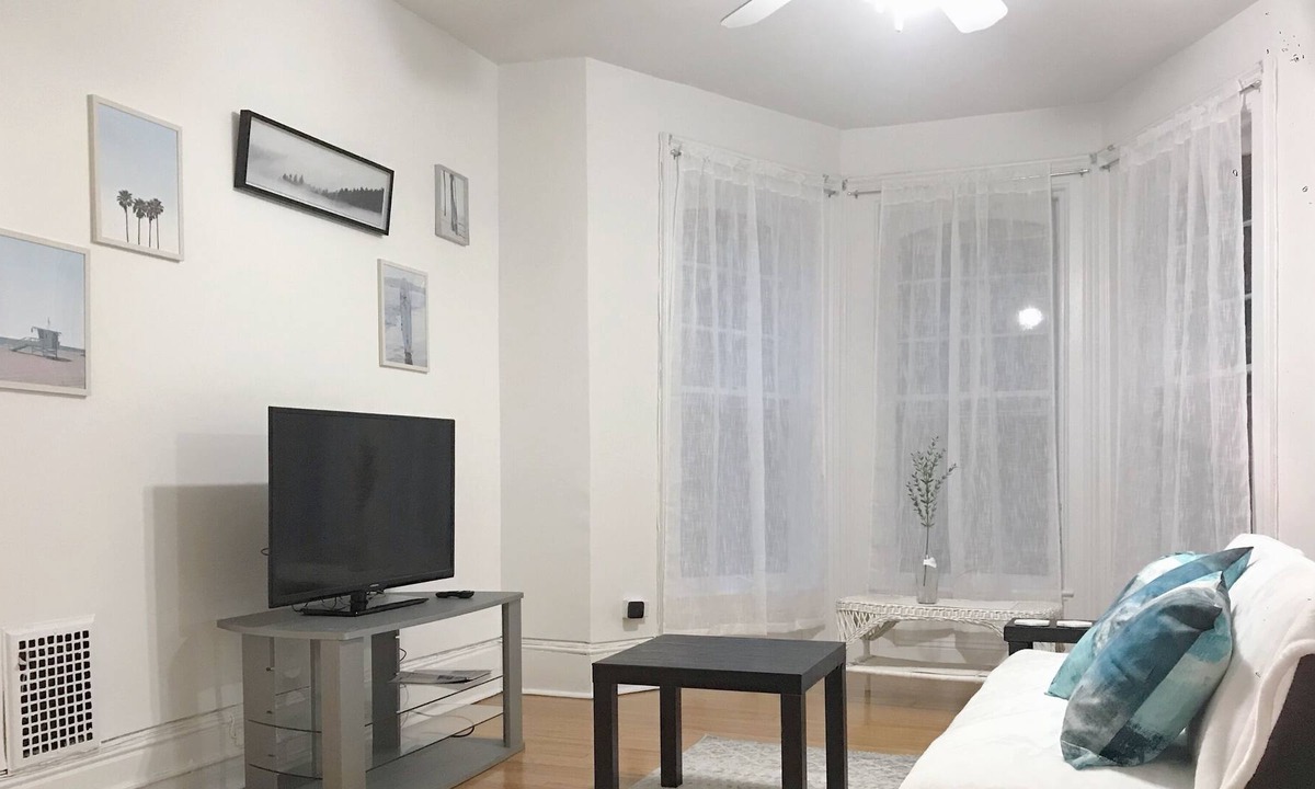Eastside Apartment | 1326-Newly Renovated 4 BDRM Apt near SU&Downtown