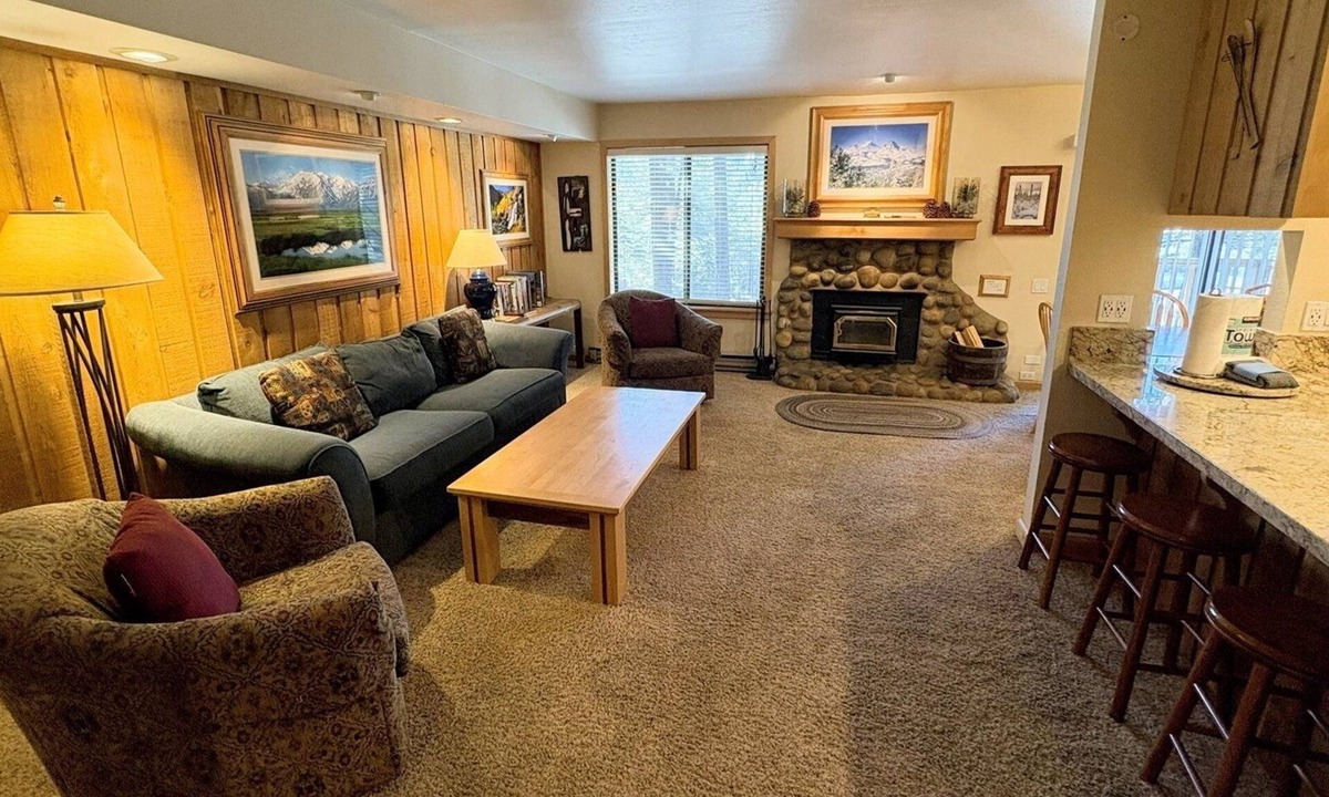Mammoth Lakes Condo | 133 Premium by RedAwning