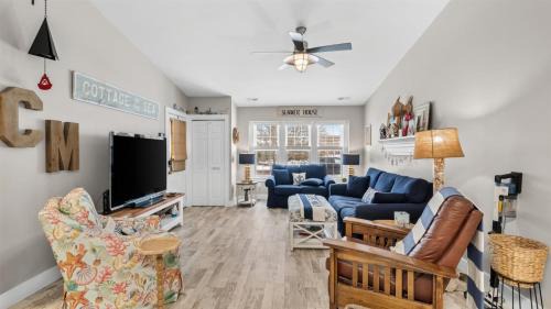 Village Green House | 1341 Vermont Ave, Unit B