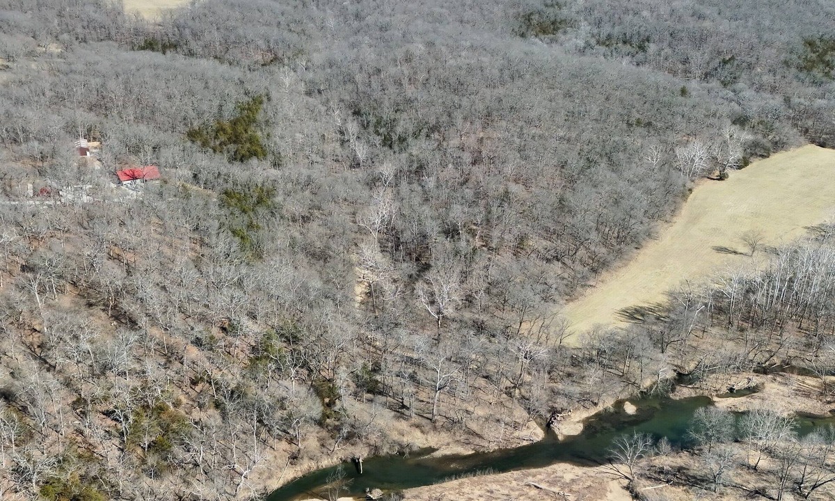 Long Lane Cabin | 136-acres/Secluded cabin/River access/Kayak/Hiking trails/UTV/Indoor pickleball