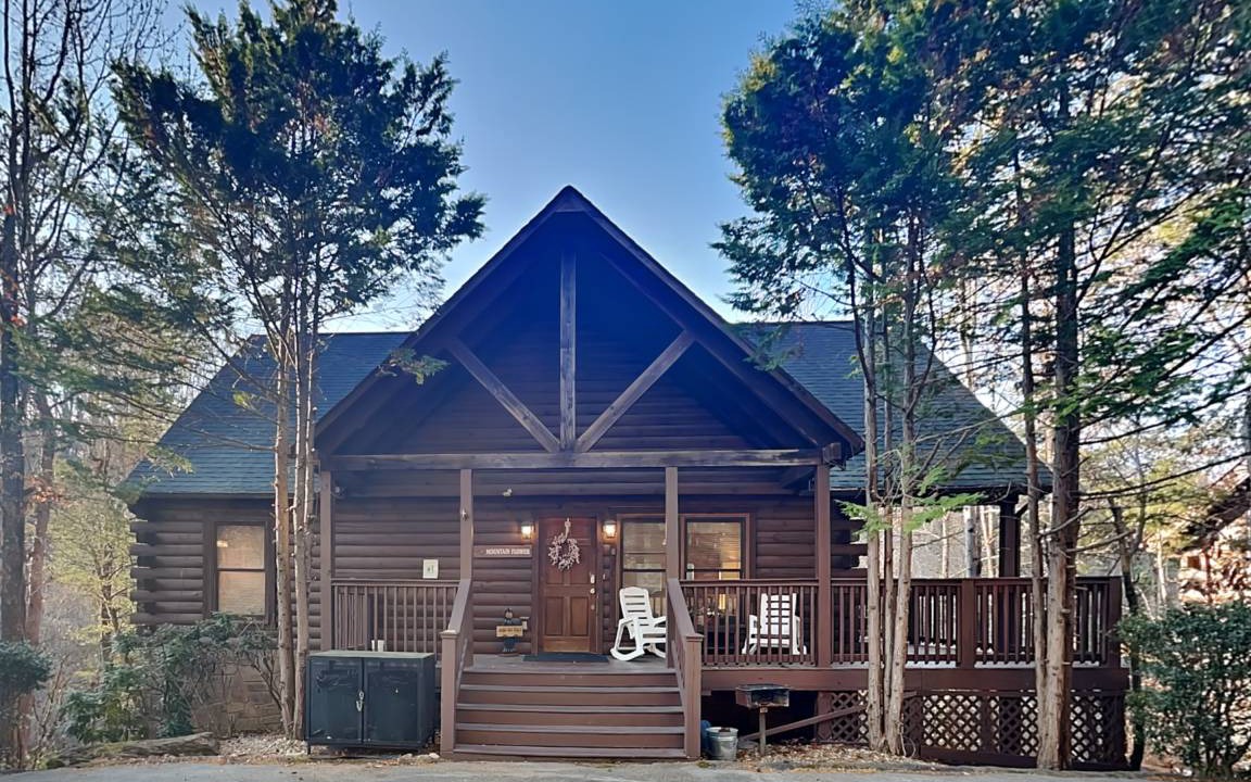 Pigeon Forge Cabin | 139 m² Cabin ∙ 4 bedrooms ∙ 12 guests