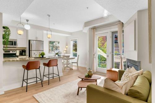 Connaught Apartment | 13th Ave - DT Calgary - 2BD 2BA - Sleeps 5