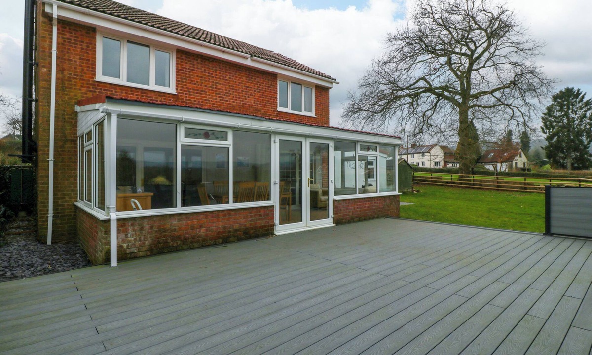 Lydney Cottage | 14 Birchwood Road