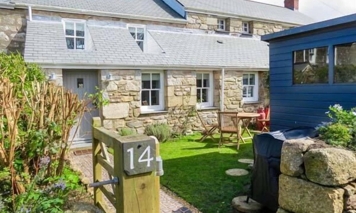 Pendeen Cottage | 14 BOSCASWELL DOWNS, pet friendly, with open fire in Pendeen