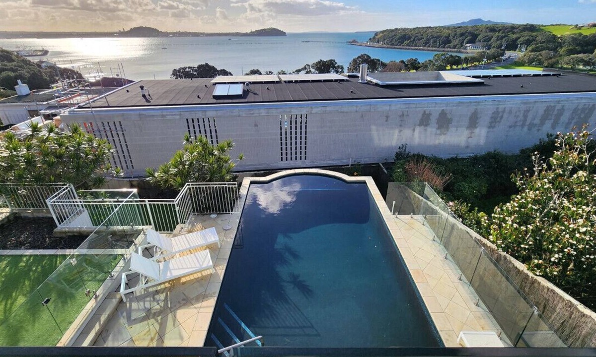 Orakei House | 14 Karori Crescent, Orakei