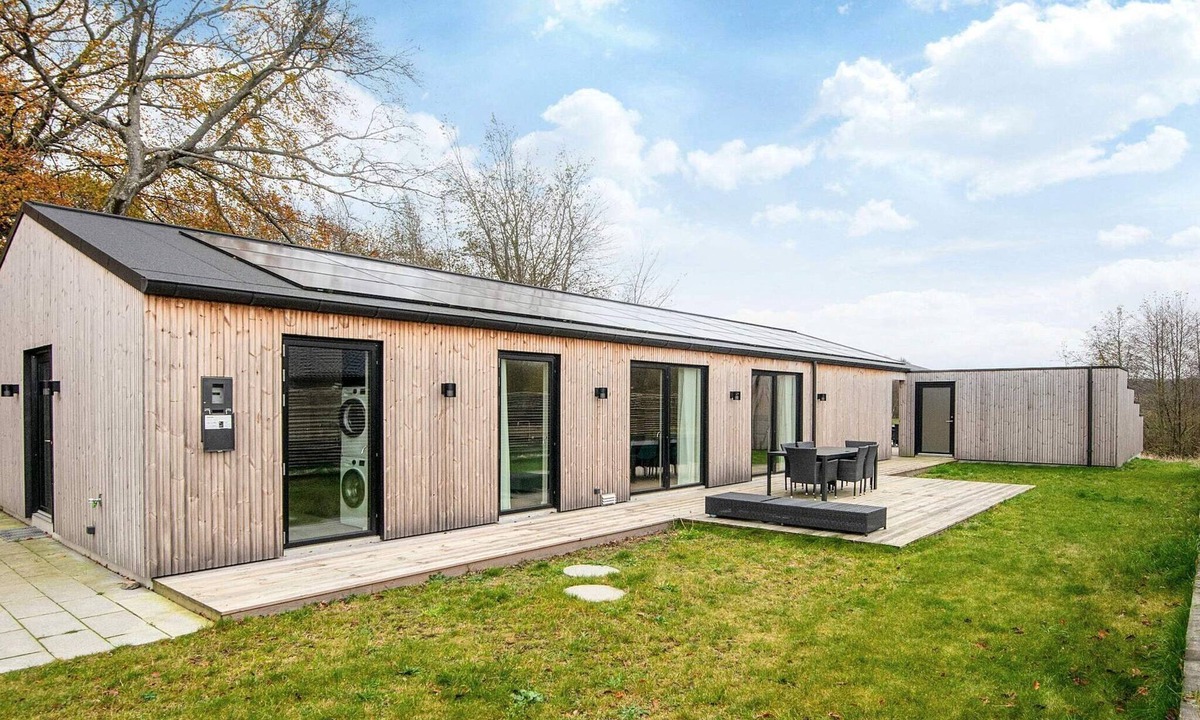 Fjellerup House | 14 person holiday home in Glesborg-By Traum